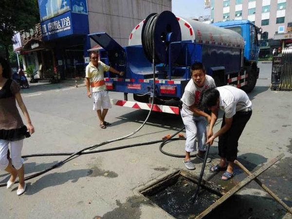 巴中南江县长赤镇疏通管道（巴南区公路）